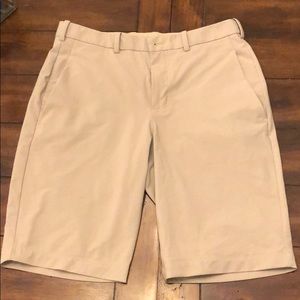Men’s Lululemon tan golf shorts Size 32